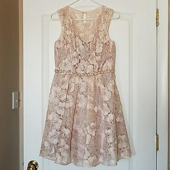 David's bridal dress size 6 - Picture 7 of 7